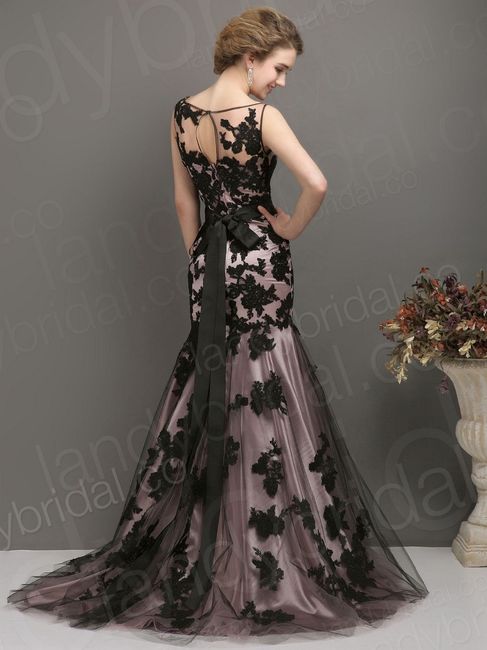 Vestido de noiva com preto (Costas)