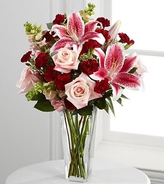 Decoração com lírios e orquídeas