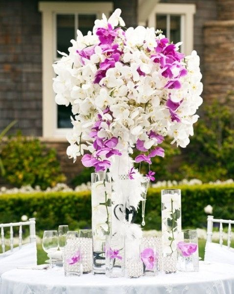 Decoração com lírios e orquídeas