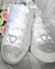 Cetim e fivela de strass