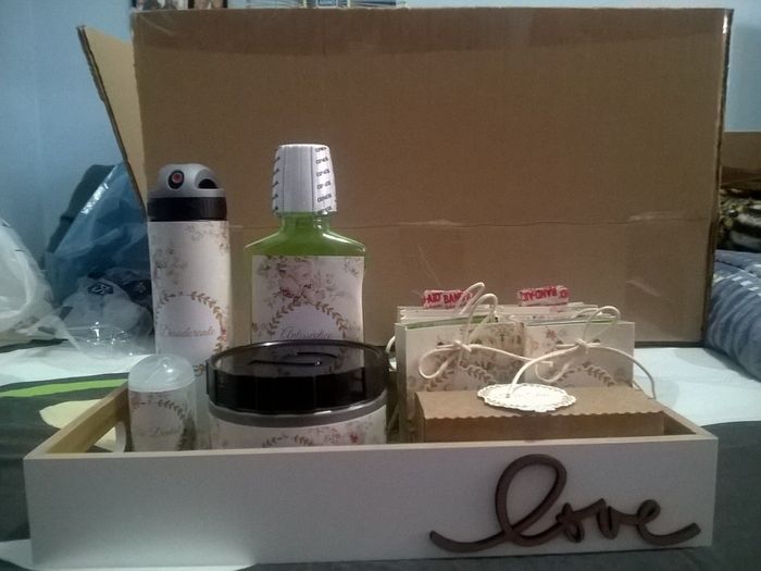 Kit toalete (perdoem a bagunça de caixas atrás rs)