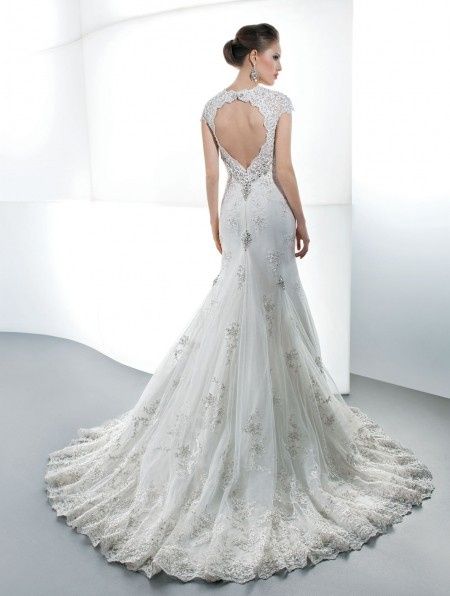 Vestido com Costas Abertas