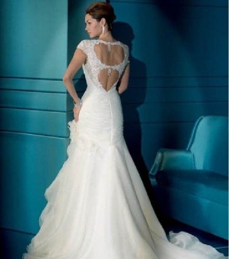 Vestido com Costas Abertas