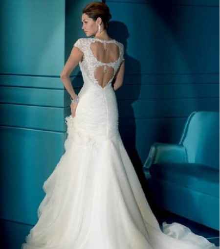 Vestido com Costas Abertas