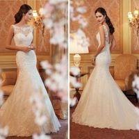 Vestido modelo sereia, decote em 'canoa'