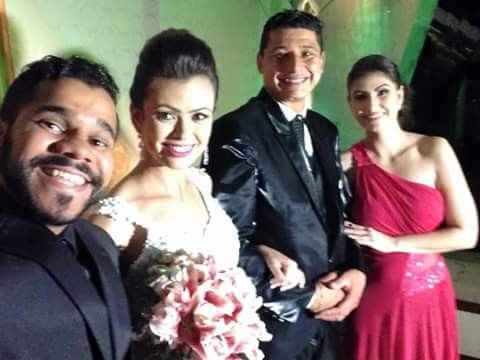 Padrinhos lindios! Paradinha para o Selfie!