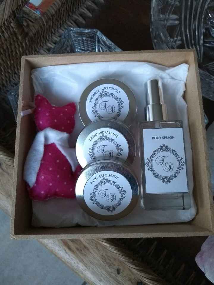 Sabonete, hidratante, pasta esfoliante e body splash