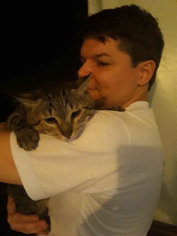 O Oliver está com meu noivo a 1 mês... estamos tendo problemas só com o fato dele fazer xixi em todo