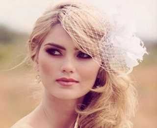 Penteado com arranjo