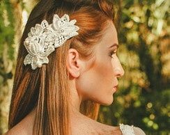 Penteado com arranjo