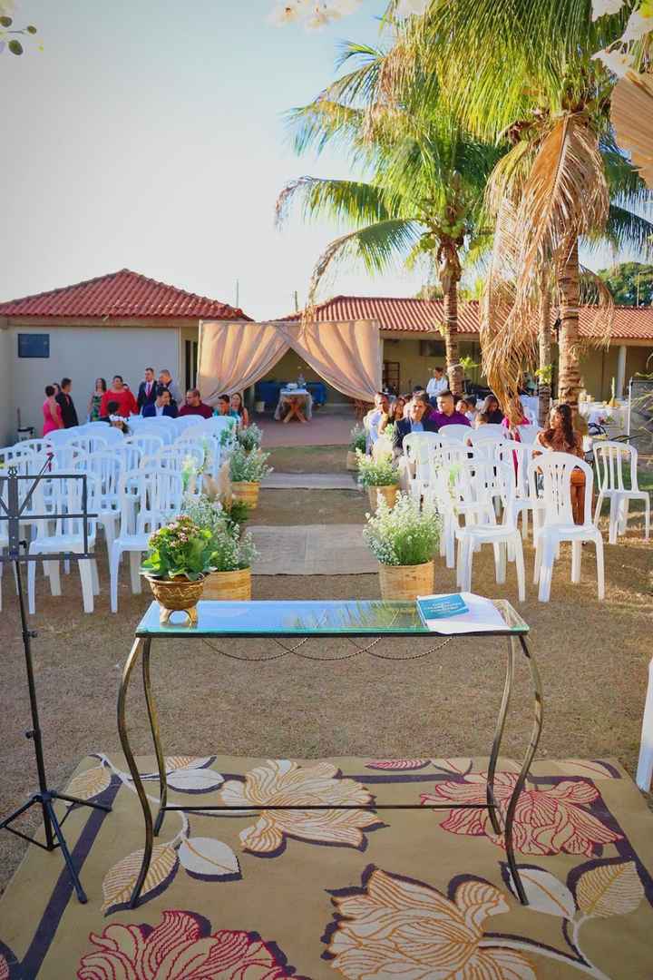 Depois de 2 anos adiando 3 vezes a data do casamento aconteceu. Foi rustico simples mais cheio da Pr