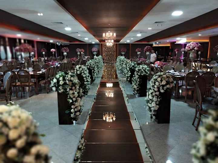 Passarela espelhada pra entrada dos noivos na festa!!! - 1