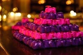 As cores do meu casamento será roxo, rosa e branco.