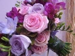 As cores do meu casamento será roxo, rosa e branco.