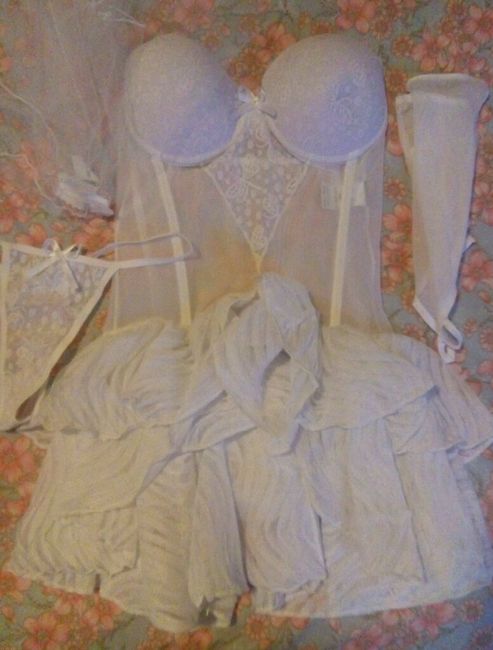 Ganhei uma lingerie maravilhosa de uma madrinha - 2