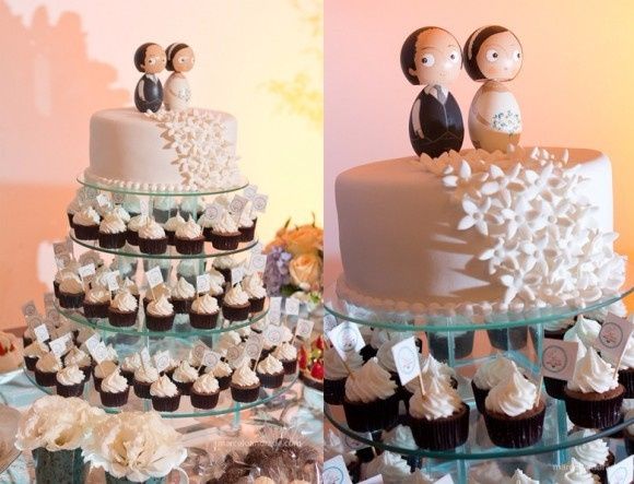 Torre de cupcakes- com noivinhos