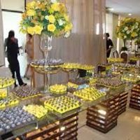 amarelo com marrom
