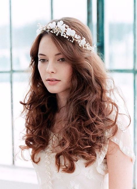 Penteados de Noiva cabelo solto com corroa