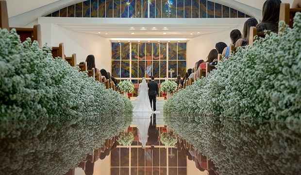 Aster de ponta a ponta e teriam apenas 4 arranjos (2 no inicio e 2 no fim) do corredor que provavelm