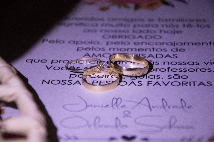 Nossa aliança e meu anel de noivado