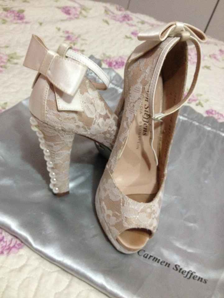 Meu sapato de Noiva Carmen Steffens ♥