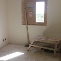 Sala do aptº (aquela porta ali é do quarto do nosso filho ou filha futuramente) 