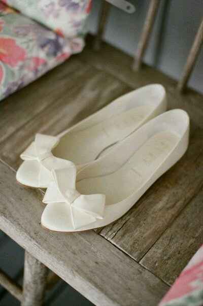 Que tipo de sapatos vcs indicam qdo o noivo é do mesmo tamanho que a noiva? - 4
