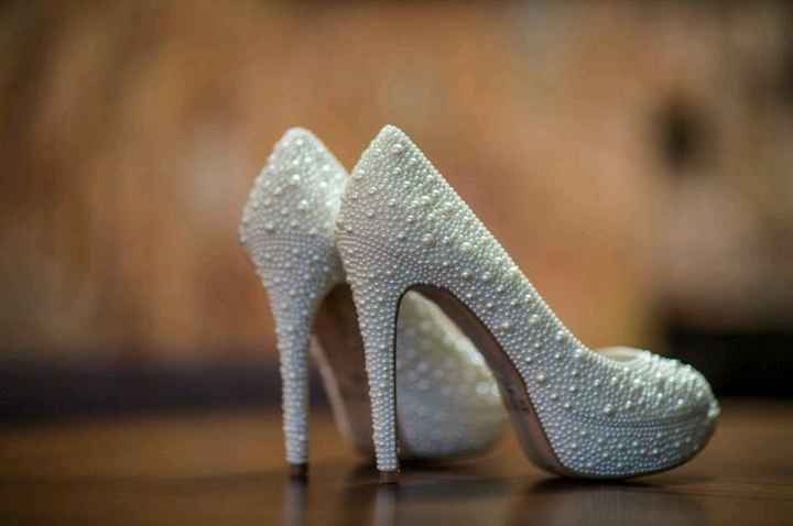 Sapatos do dia c. branco ou colorido? - 1
