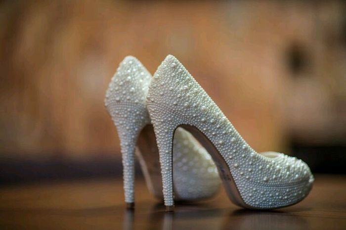 Sapatos do dia c. branco ou colorido? - 1