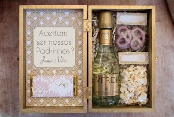 B. Caixa com bebidas