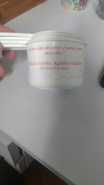 O Kit contém 4 xícaras de tamanhos variados e com identificação das medidas