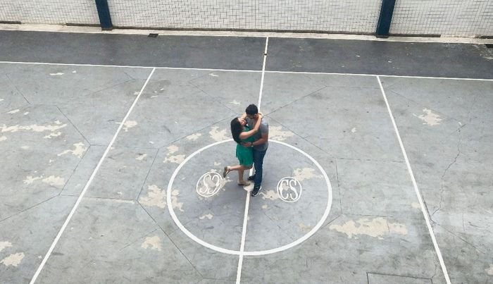Os primeiros olhares surgiram nessa quadra