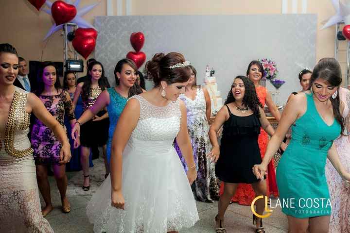 eu e as amigas dançamos juntas 