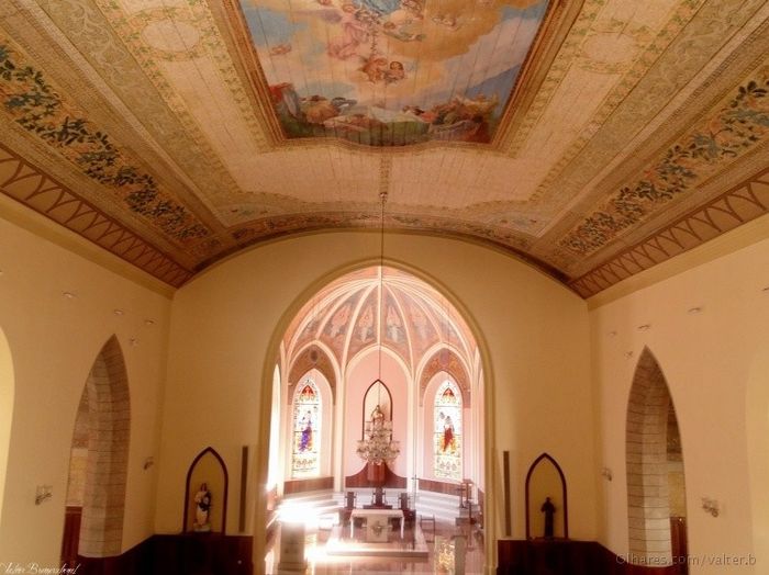 Dentro da Igreja do Sagrado Coração de Jesus