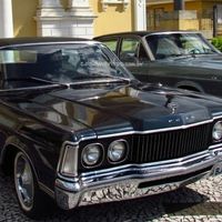 Qual a cor do carro? - 1