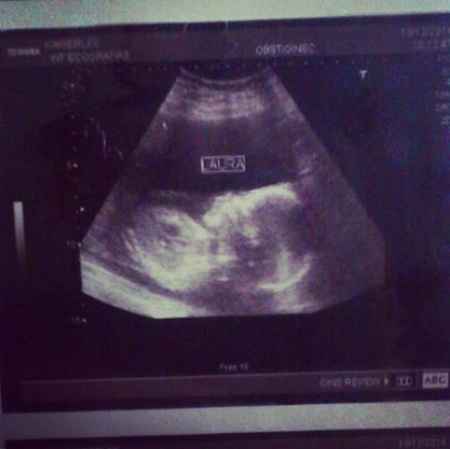 Minha pequena tão linda mamãe *--*
