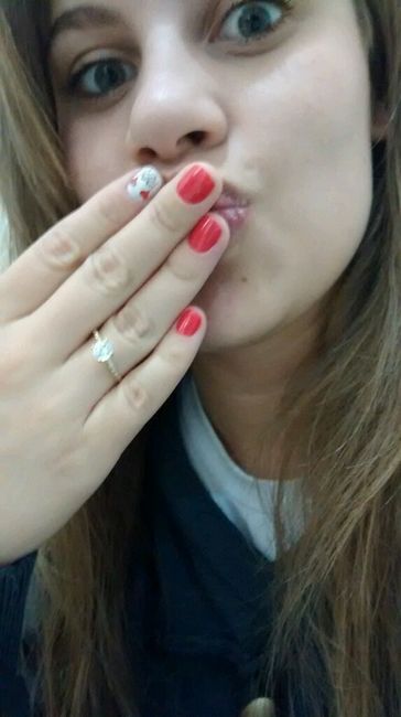 Faça uma selfie do seu anel de noivado e mostre pra gente! <img class=
