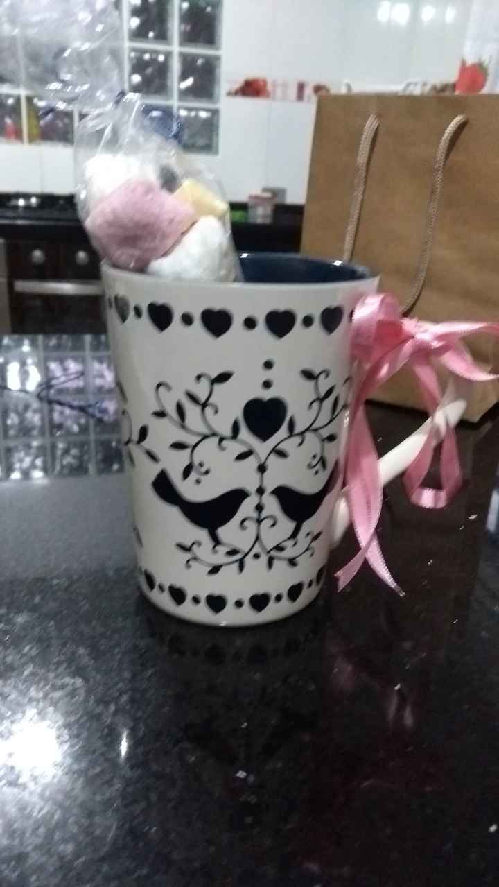 Caneca + balas de coco caseiras e recheadas