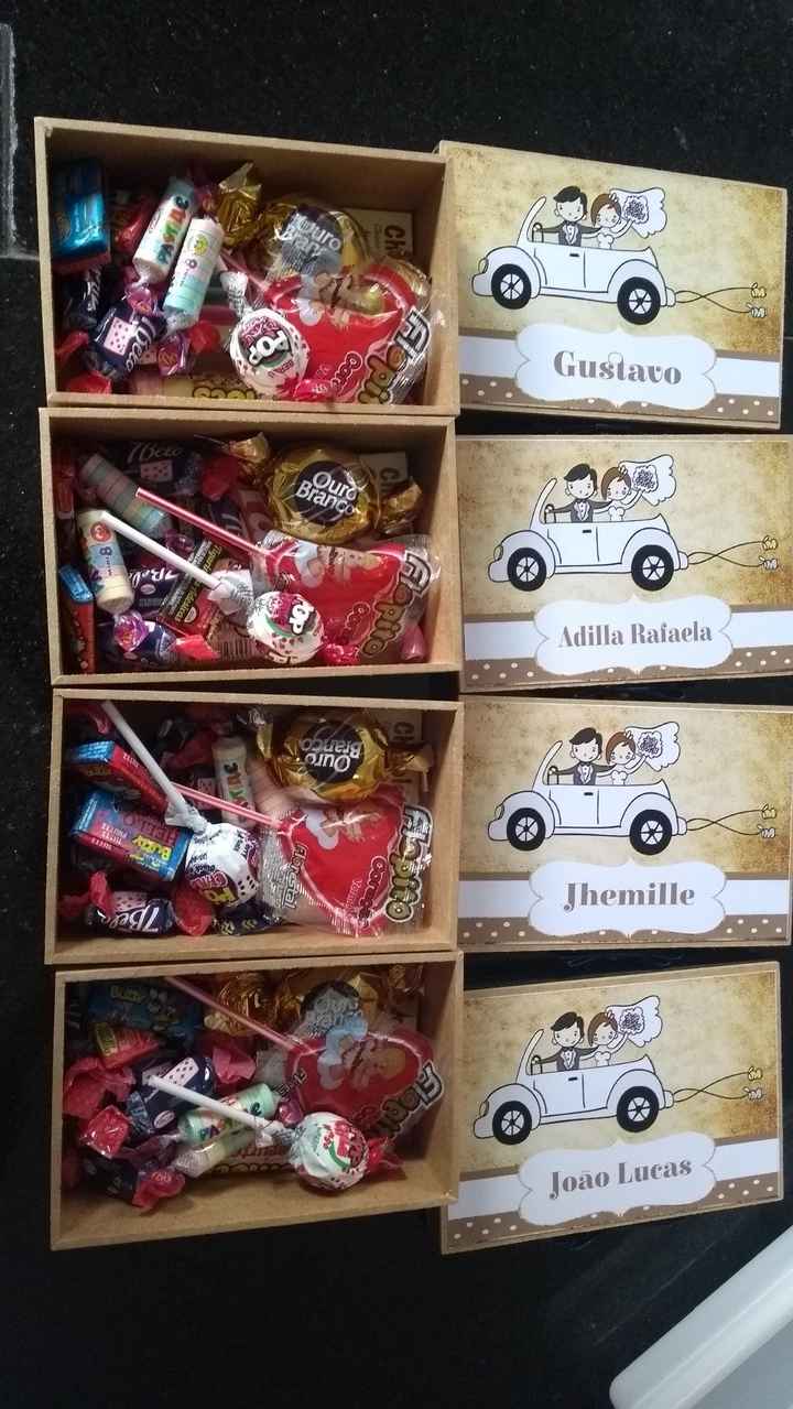 Caixinhas recheadas de gostosuras