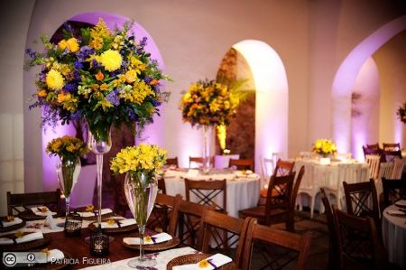 ROXO COM AMARELO