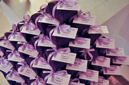 DECORAÇÃO ROXO COM AMARELO