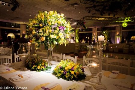 DECORAÇÃO ROXO COM AMARELO