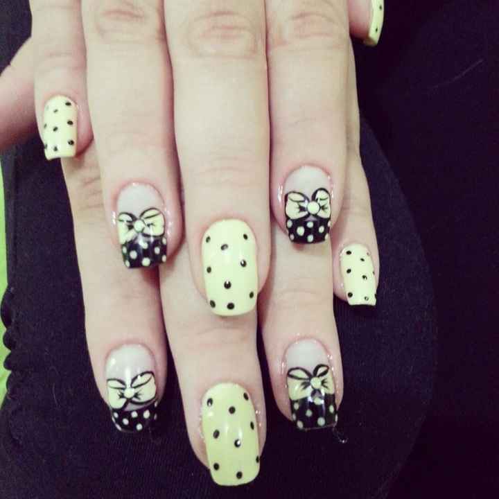 Unhas amarelas
