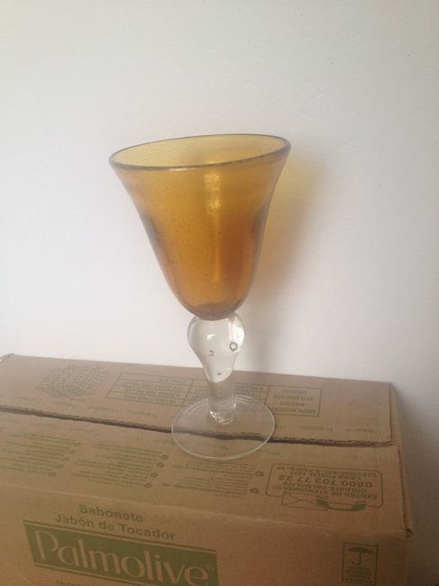Taça para as flores da mesa de altar e de bem - casados. Temos 3.