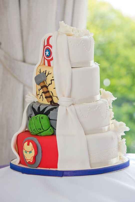 Nem de graça eu aceitaria este... bolo de casamento 🍰 1