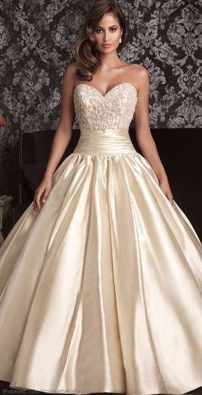 vestido cor de champanhe