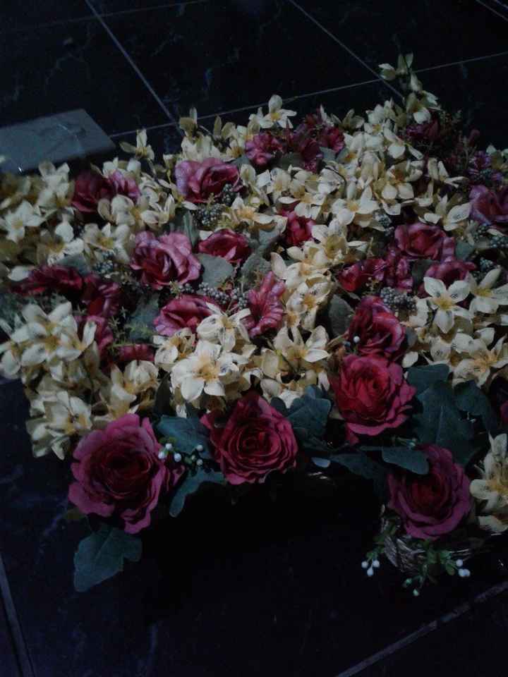Esses vasinhos eu mesma fiz, e coloquei como enfeite na mesa dos convidados, ficaram um charme. Infe