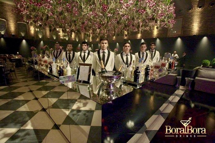 bartenders