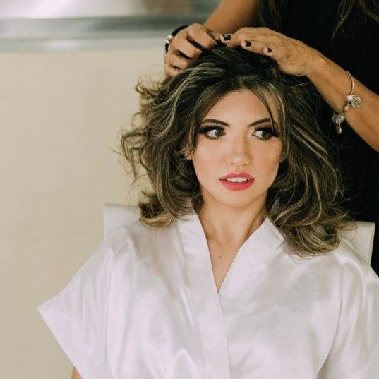 Contrato maquiagem e cabelo fechado 7