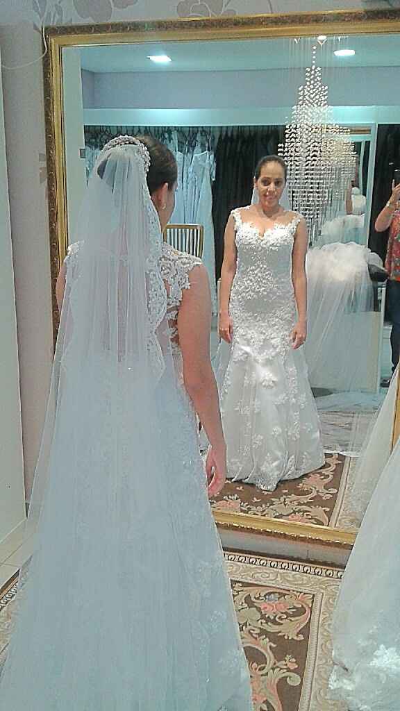 Provando o vestido de noiva. - 4
